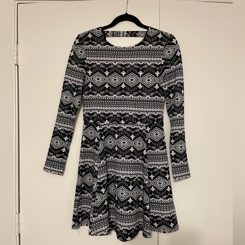 H&M Black and White Dress - Perfect Condition! Size 8